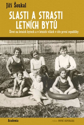 Slasti a strasti letn�ch byt� ACADEMIA