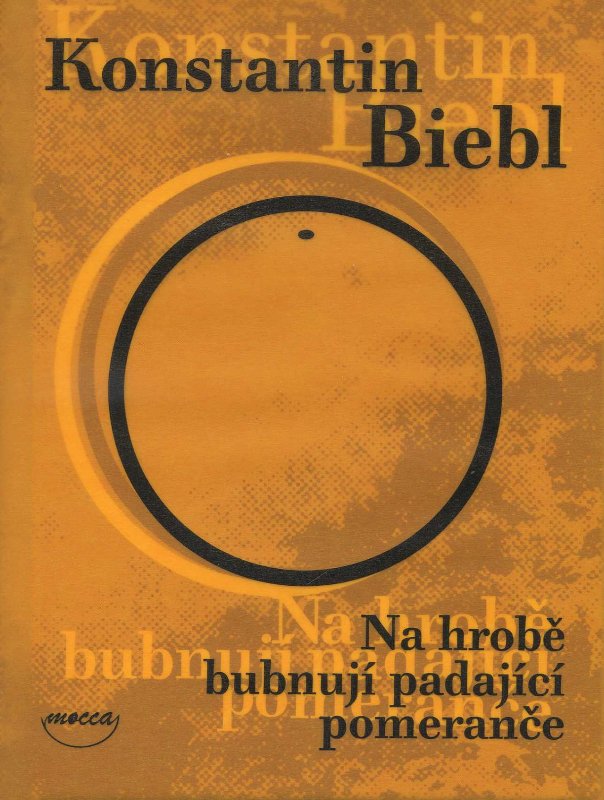 Na hrob� bubnuj� padaj�c� pomeran�e